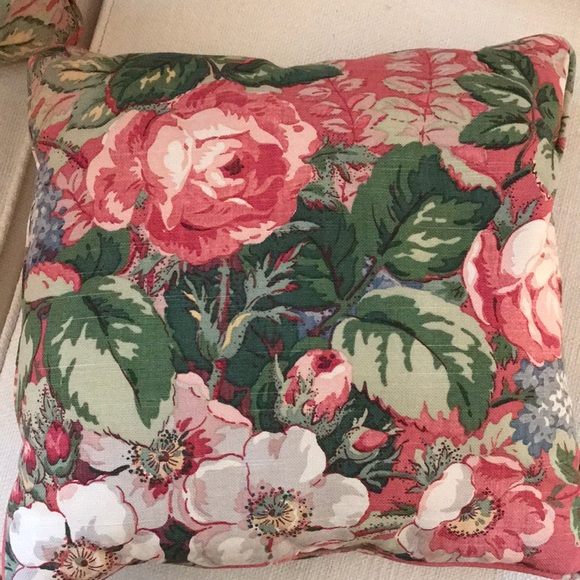 4 designer pillows - Picture 2 of 3